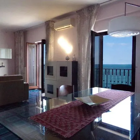 Fronte Mare Lejlighed